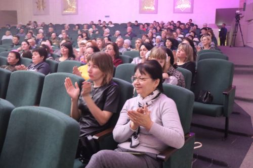 В Нурлате прошел благотворительный концерт в поддержку участников СВО