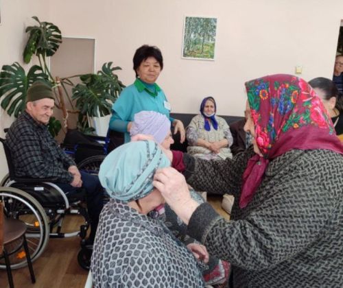 Веселые конкурсы и шутки: в Нурлатском доме-интернате отметили День смеха