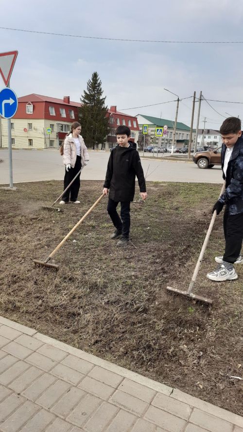 В Нурлате стартовали первые субботники