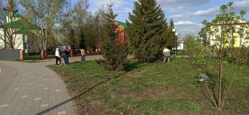 «Нурлат-информ» наводит чистоту: субботник с заботой о городе