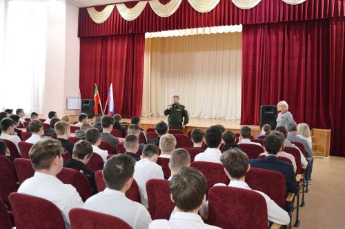Участник СВО провёл патриотическую встречу со студентами Нурлатского аграрного техникума