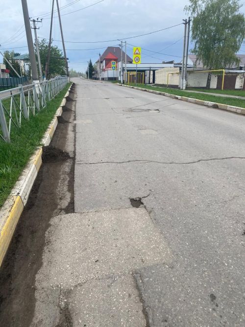 Работники УК ЖКХ Нурлата присоединились к Всероссийскому субботнику