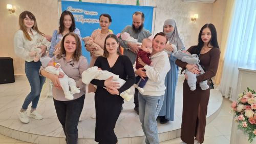 День дочери в Нурлатском районе: подарки новорождённым и тепло семейных традиций