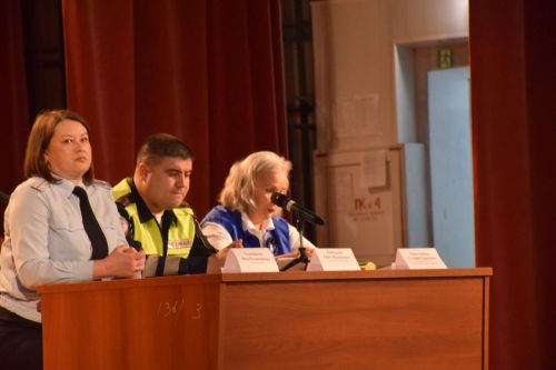 В Нурлате прошло общерайонное родительское собрание по безопасности дорожного движения