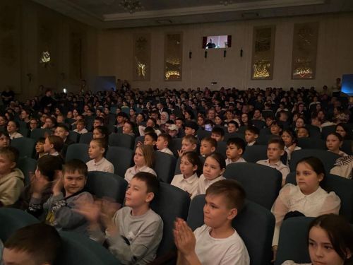 «До свидания, Овраг!» – трогательная премьера юных артистов Нурлата