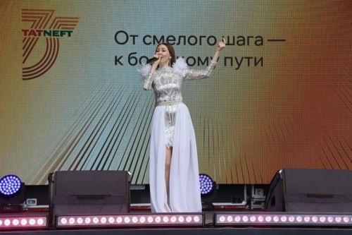 В Нурлате массовым шествием и праздничным концертом отметили 75-летие «Татнефти»