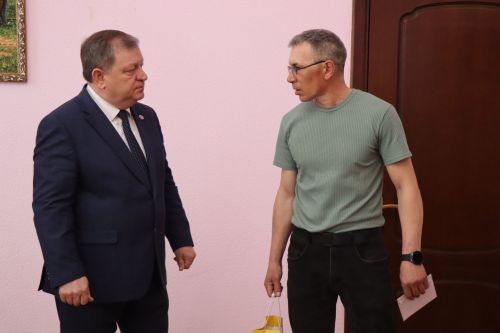 Дамир Ишкинеев дал старт подписной кампании на газету «Дуслык» («Дружба», «Туслах»)