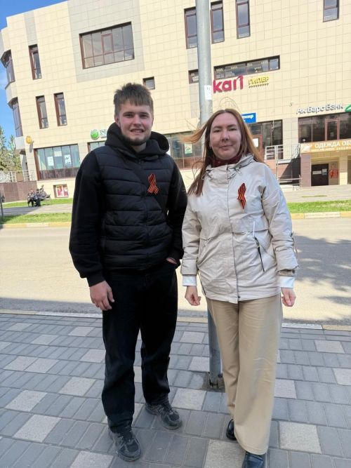 Сотрудники Центральной библиотеки Нурлата провели патриотическую акцию «Георгиевская ленточка»