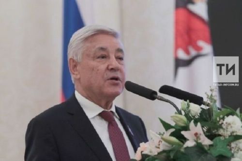 С 1 мая татарстанцев поздравляет Фарид Мухаметшин