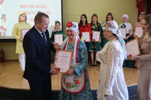 В Нурлате впервые состоялся фестиваль-конкурс «Национальная мода. Современный взгляд-2025»