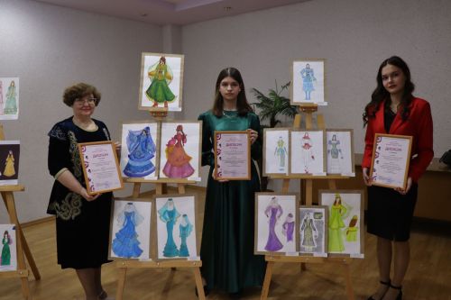 В Нурлате впервые состоялся фестиваль-конкурс «Национальная мода. Современный взгляд-2025»