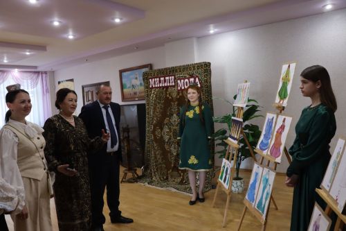 В Нурлате впервые состоялся фестиваль-конкурс «Национальная мода. Современный взгляд-2025»