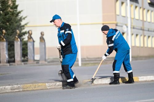 Нурлатские нефтяники вышли на субботник