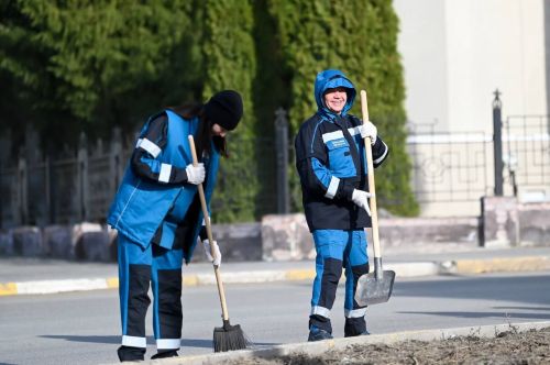 Нурлатские нефтяники вышли на субботник