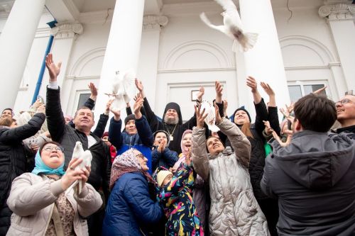 Епископ Пахомий поздравляет с праздником Благовещения