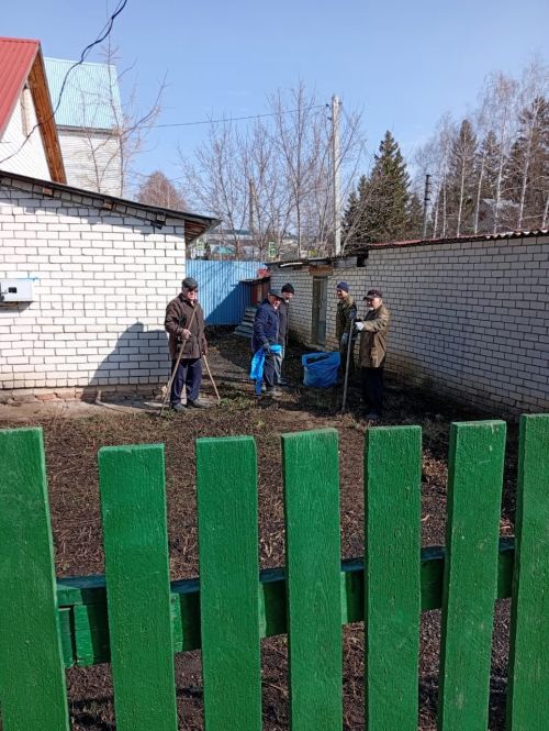Жители микрорайона сахароваров объединились для благоустройства территории местной мечети