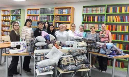 Нурлатские библиотекари изготовили подушки для раненых бойцов