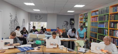 Нурлатские библиотекари изготовили подушки для раненых бойцов