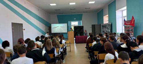Профилактика ДТП: в школе Нурлата прошла встреча с инспектором ГИБДД
