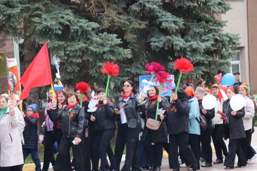 В Нурлате ярко отметили 1 Мая: шествие, конкурсы и мастер-классы (+ фоторепортаж)