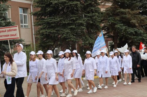 В Нурлате ярко отметили 1 Мая: шествие, конкурсы и мастер-классы (+ фоторепортаж)