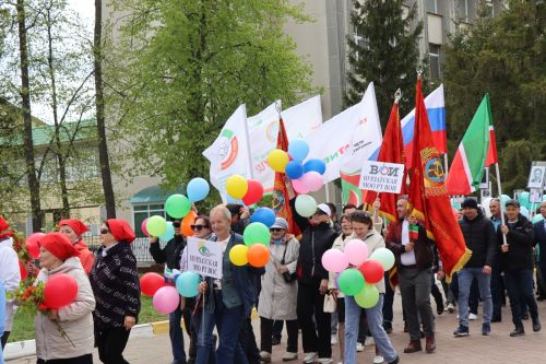 В Нурлате ярко отметили 1 Мая: шествие, конкурсы и мастер-классы (+ фоторепортаж)