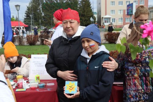 В Нурлате ярко отметили 1 Мая: шествие, конкурсы и мастер-классы (+ фоторепортаж)