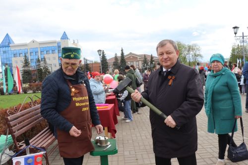 В Нурлате ярко отметили 1 Мая: шествие, конкурсы и мастер-классы (+ фоторепортаж)