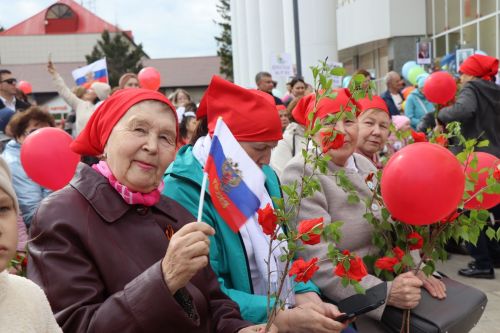 В Нурлате ярко отметили 1 Мая: шествие, конкурсы и мастер-классы (+ фоторепортаж)