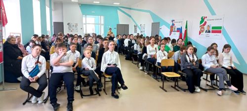 Профилактика ДТП: в школе Нурлата прошла встреча с инспектором ГИБДД