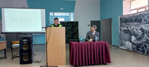Профилактика ДТП: в школе Нурлата прошла встреча с инспектором ГИБДД