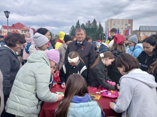 В Нурлате ярко отметили 1 Мая: шествие, конкурсы и мастер-классы (+ фоторепортаж)