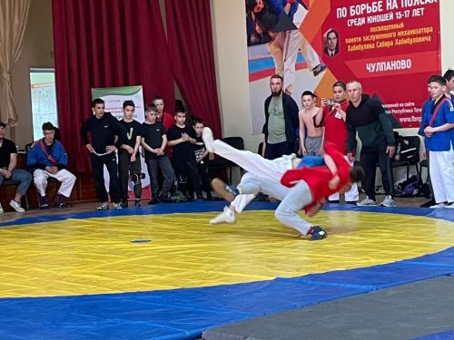 Юные борцы почтили память земляка в Чулпаново