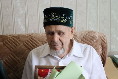 Секрет долголетия прост: ветеран труда из Нурлата Наиль Латфуллин отмечает 90-летний юбилей
