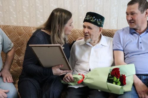 Секрет долголетия прост: ветеран труда из Нурлата Наиль Латфуллин отмечает 90-летний юбилей