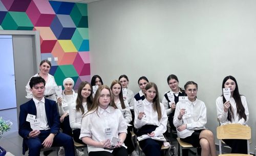 Талантливые выпускники «Сэлэт» успешно завершили экзаменационные испытания