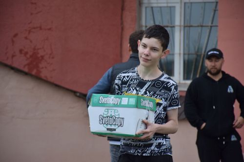 Школьники Нурлата собрали тонны макулатуры: как экологическая акция помогает спасать деревья