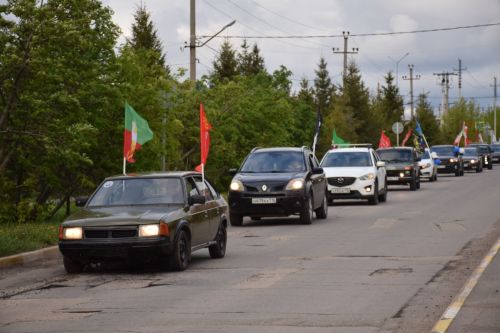 Нурлатцы провели автопробег в честь 80-летия Победы
