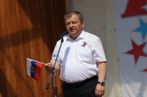Многонациональный Нурлат отметил День России Парадом дружбы народов