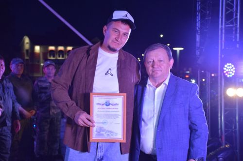 В Нурлате Фирдус Тямаев дал большой благотворительный концерт (+фоторепортаж)