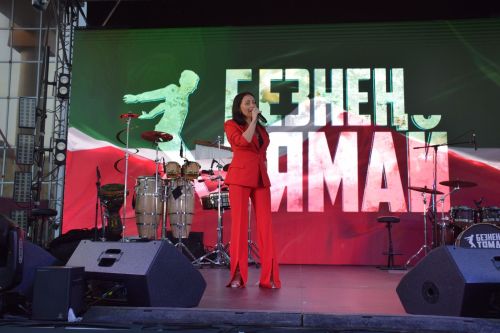 В Нурлате Фирдус Тямаев дал большой благотворительный концерт (+фоторепортаж)