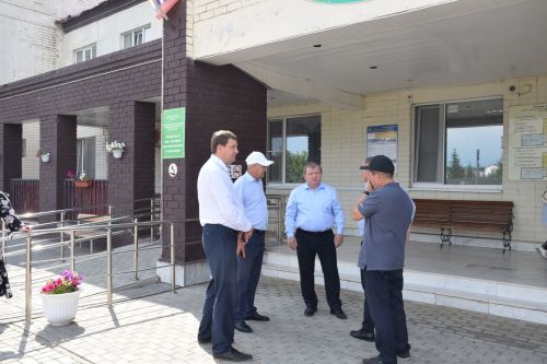 В Нурлате Дамир Ишкинеев посетил объекты капитального ремонта