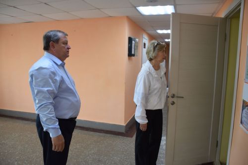 В Нурлате Дамир Ишкинеев посетил объекты капитального ремонта
