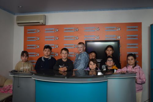 Каникулы с пользой: ученики Среднекамышлинской школы посетили «Нурлат-информ»