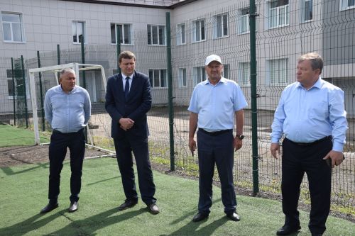 В Нурлате Дамир Ишкинеев посетил объекты капитального ремонта