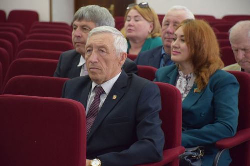 В Нурлате прошла очередная сессия Совета города