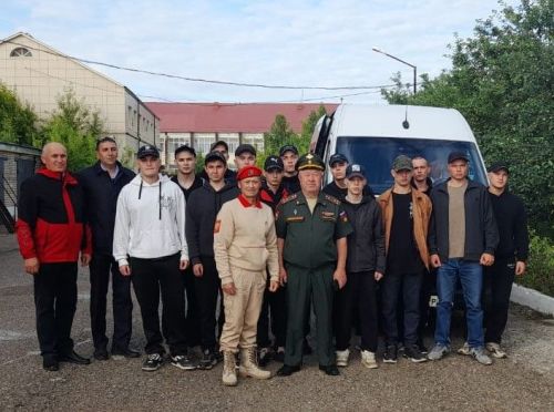 Нурлатцы проводили новобранцев на срочную службу