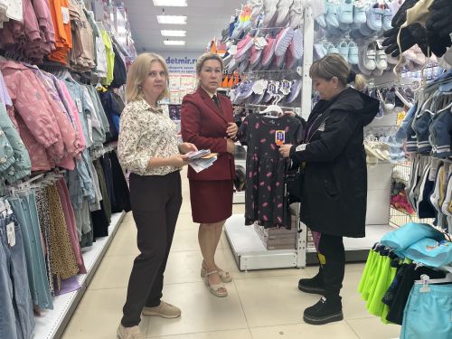 Как выбрать безопасную и качественную детскую одежду: советы экспертов
