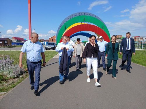 Глава Нурлатского района проверил общественные пространства и призвал жителей к порядку