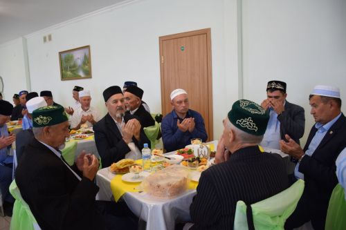 В образовательном центре имени Ахмадзаки хазрата Сафиуллина прошел Курбан-меджлис